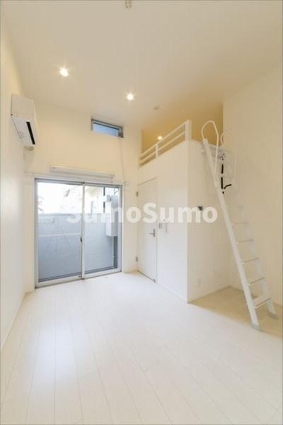 物件内観写真2　(おしゃれな居間です)