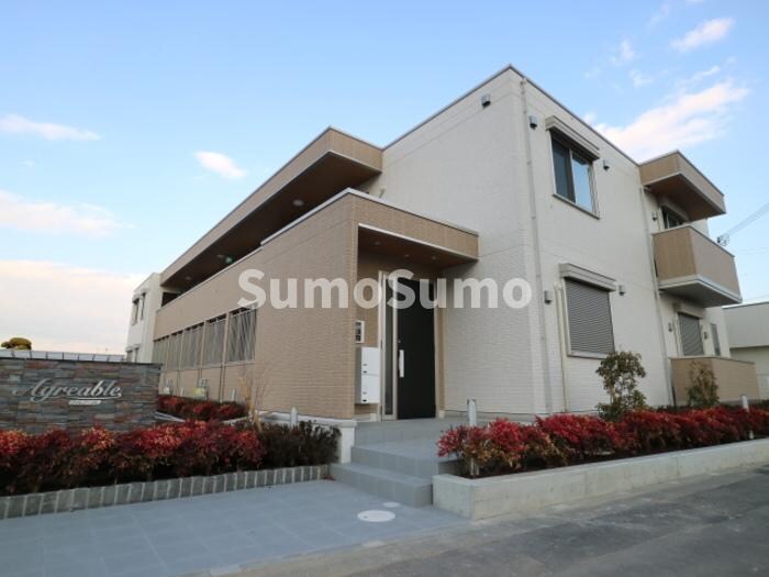 物件外観写真1　(外観もきれいです)