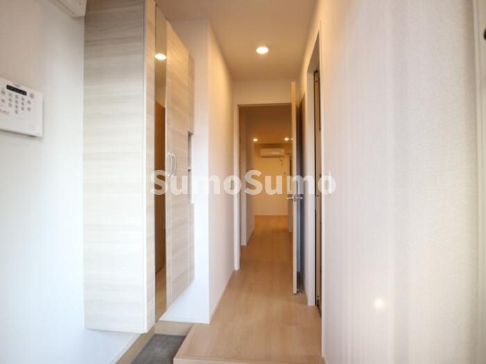 物件内観写真2　(玄関です)