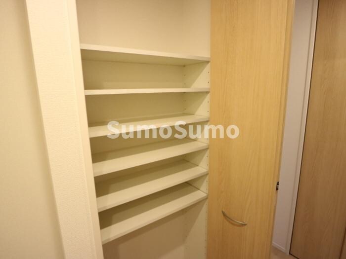 物件内観写真22　(収納のためのスペースです)