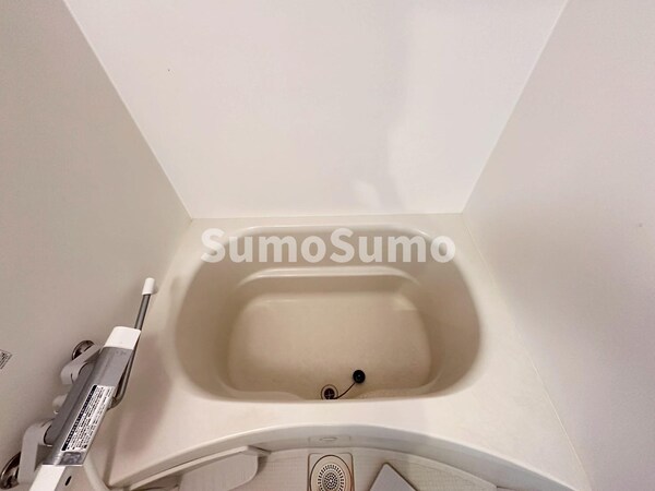 浴室(お風呂で日々の疲れを落としましょう)