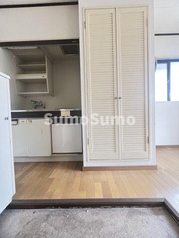 物件内観写真5　(落ち着いた玄関です)