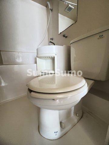 物件内観写真9　(ゆったりとした空間のトイレです)