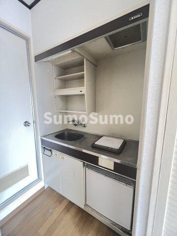 物件内観写真12　(コンパクトなキッチンで掃除もラクラク)