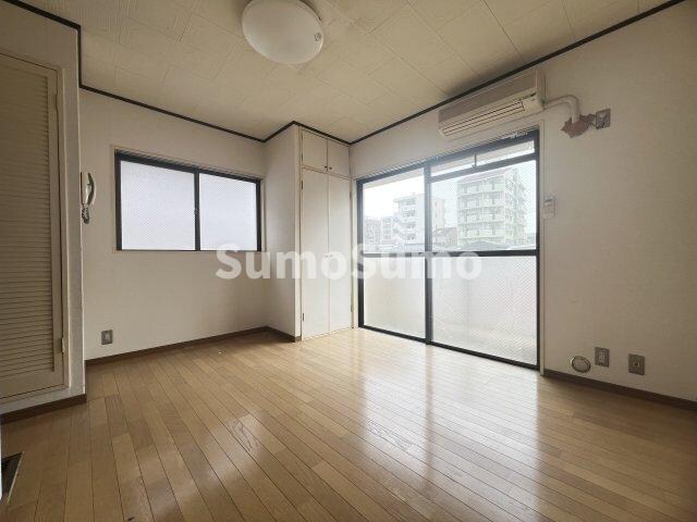 物件内観写真16　(使いやすい居間です)