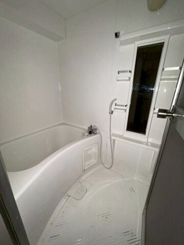 物件内観写真5　(コンパクトで使いやすいお風呂です)