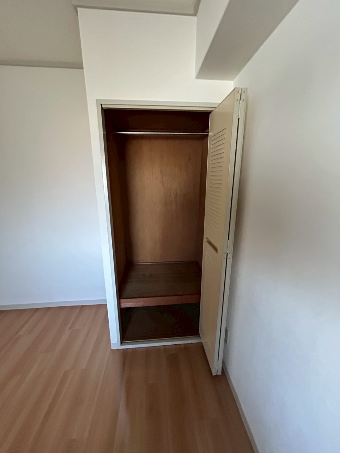 物件内観写真27　(大きなスペースがあり、収納には困りません)