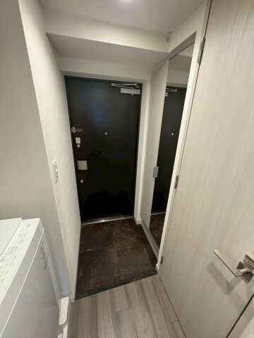 物件内観写真3　(落ち着いた玄関です)