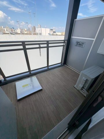 物件内観写真8　(バルコニーからの眺めを楽しみながら食事をしませんか)