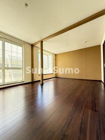 物件内観写真5　(使いやすい居間です)