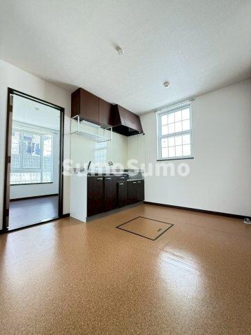 物件内観写真19　(広々とした洋室です)