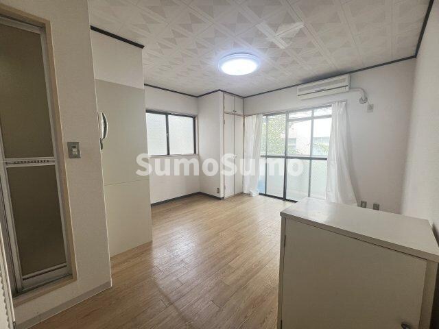 物件内観写真4　(ゆったり過ごせるリビングです)