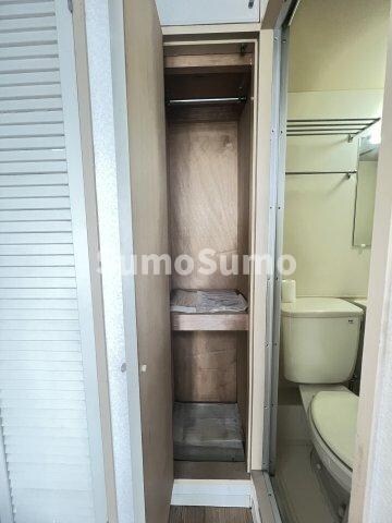 物件内観写真7　(小物を収納するのに便利です)