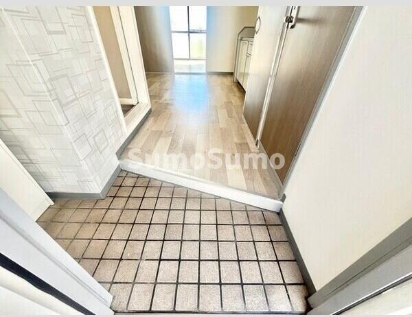 玄関(シンプルで使いやすい玄関です)