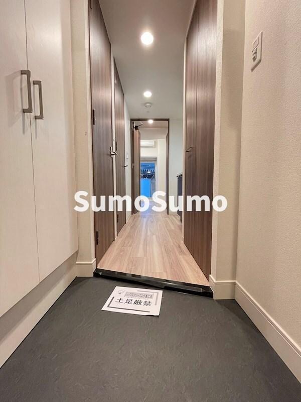 物件内観写真8　(ゆったりとした玄関です)