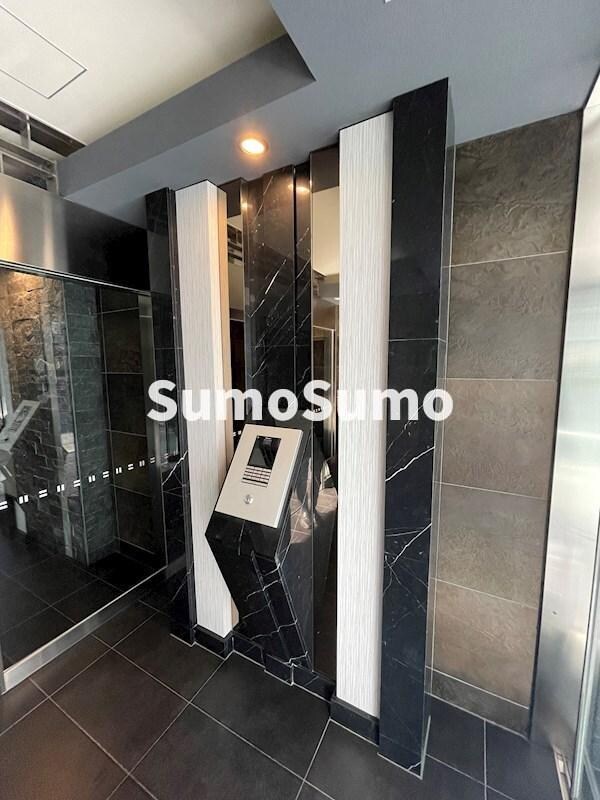 物件外観写真4　(外観は落ち着いています)