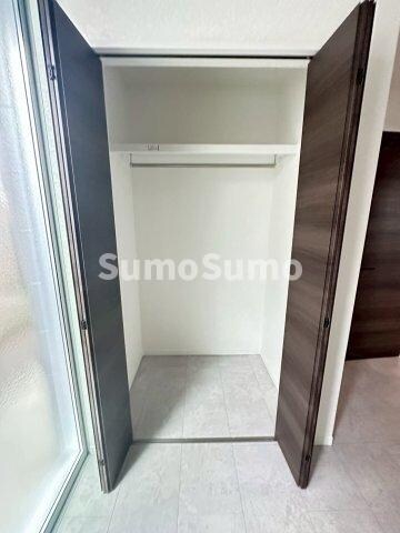 物件内観写真10　(便利な収納スペースです)