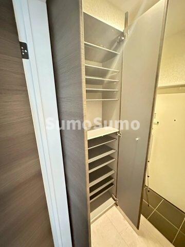 物件内観写真21　(小物を収納するのに便利です)