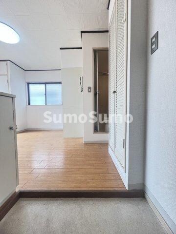 物件内観写真5　(きれいな玄関です)