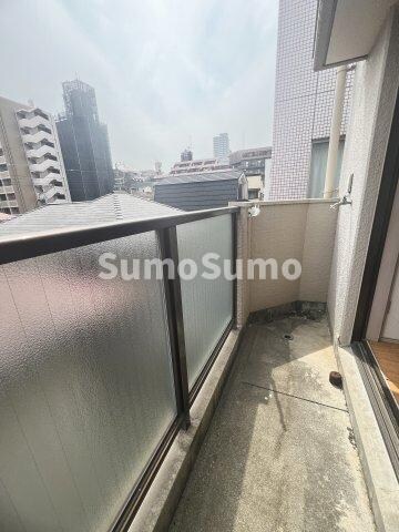 物件内観写真17　(外からの目が気にならないバルコニーで洗濯物が干せます)