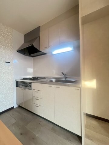 物件内観写真4　(お料理しやすいキッチンです)