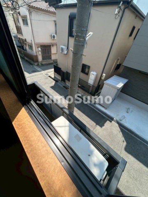バルコニー(バルコニーからの眺めを楽しみながら食事をしませんか)