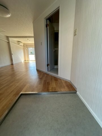 物件内観写真4　(玄関です)