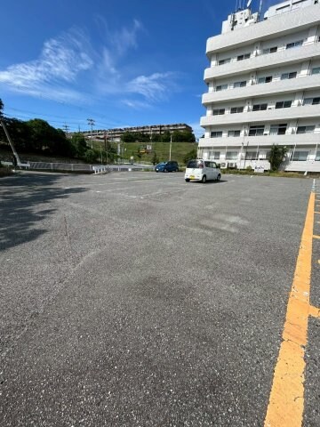 物件外観写真3　(カースペースがあります)