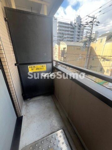 物件内観写真11　(外からの目が気にならないバルコニーで洗濯物が干せます)