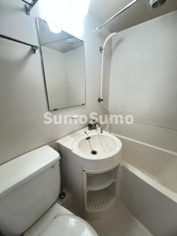 物件内観写真16　(コンパクトで使いやすい洗面所)