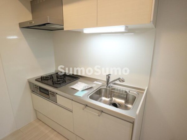 キッチン(コンパクトなキッチンで掃除もラクラク)