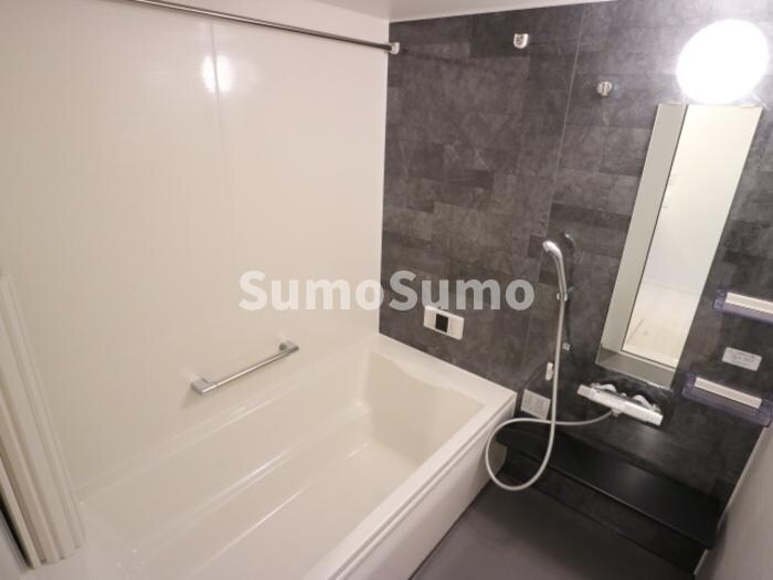 物件内観写真6　(きれいなお風呂です)