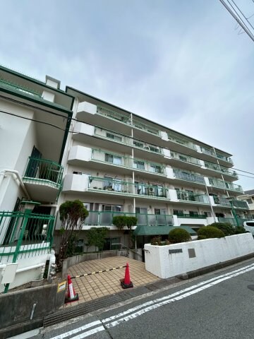 物件外観写真2　(外観もきれいです)