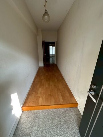 物件内観写真5　(ゆったりとした玄関です)