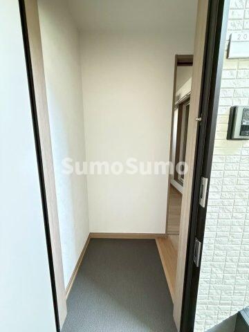 物件内観写真2　(きれいな玄関です)