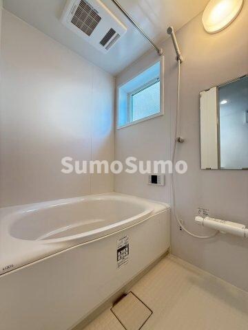 物件内観写真6　(きれいなお風呂です)