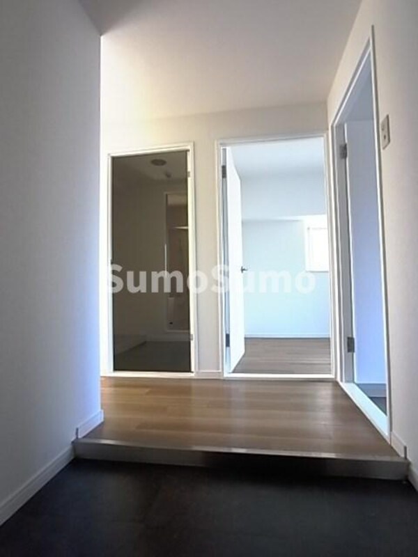 玄関(毎日通る玄関はこちらです)