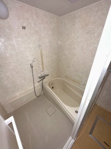 物件内観写真7　(コンパクトで使いやすいお風呂です)