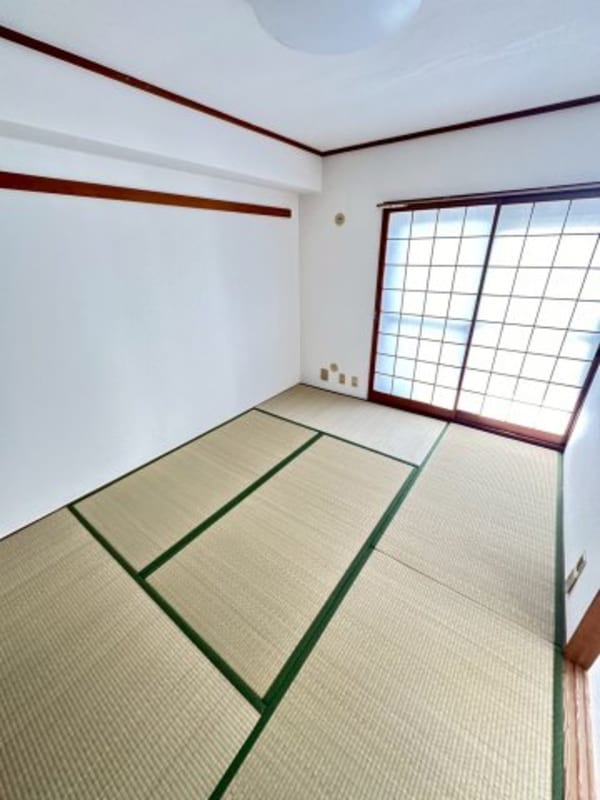 和室(来客時にも便利な和室付き)