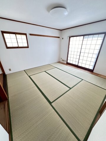 物件内観写真23　(来客時にも便利な和室付き)