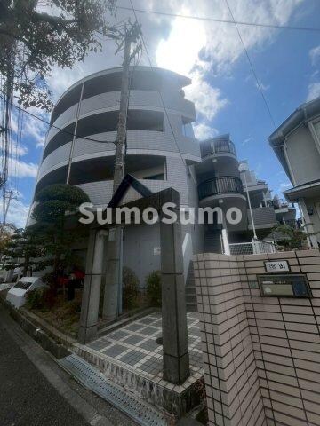 物件外観写真2　(エントランスです)