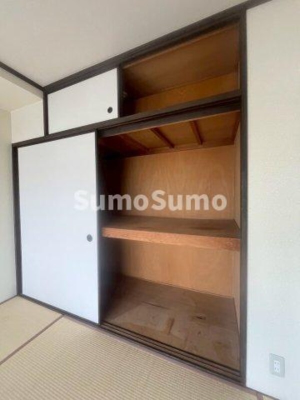 収納(たっぷりとした収納スペースです)