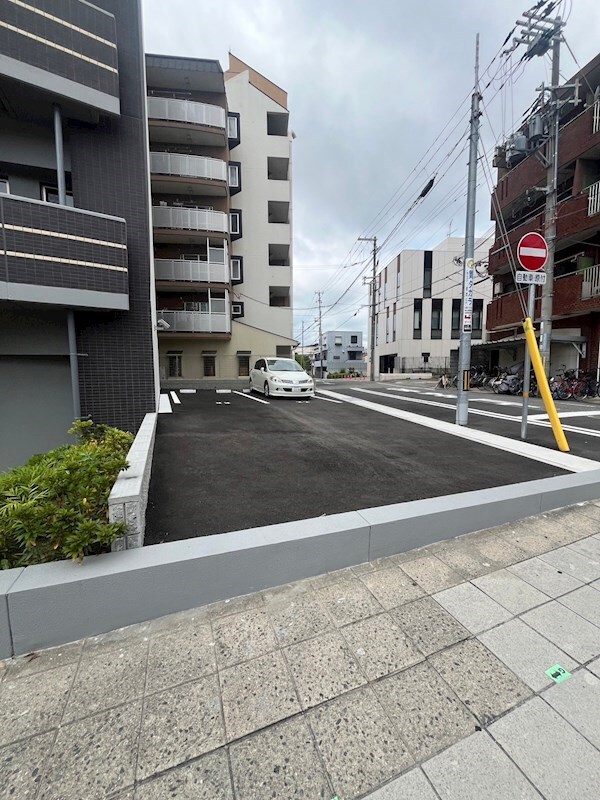 駐車場(駐車場があるので、車を買う予定の方も安心です)