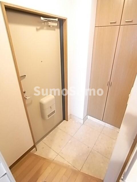 物件内観写真2　(シンプルで使いやすい玄関です)