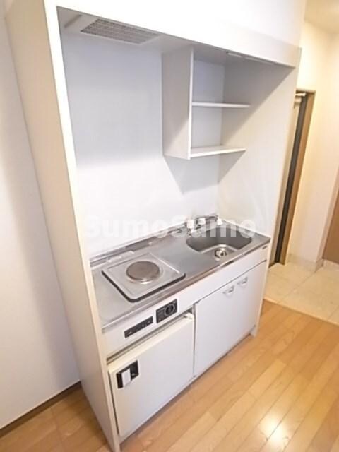 物件内観写真4　(コンパクトなキッチンで掃除もラクラク)