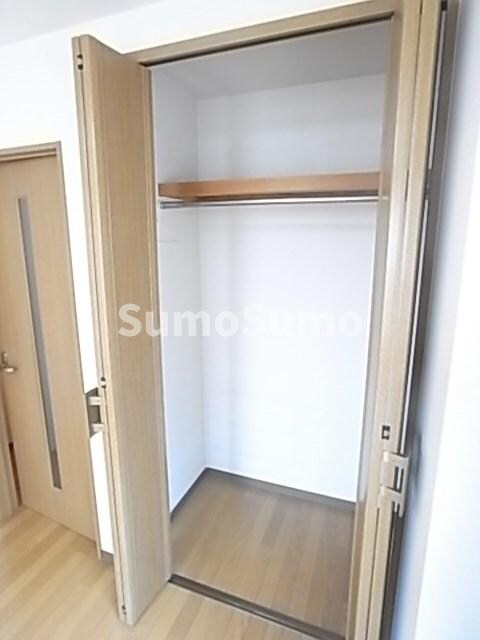 物件内観写真10　(大きなスペースがあり、収納には困りません)