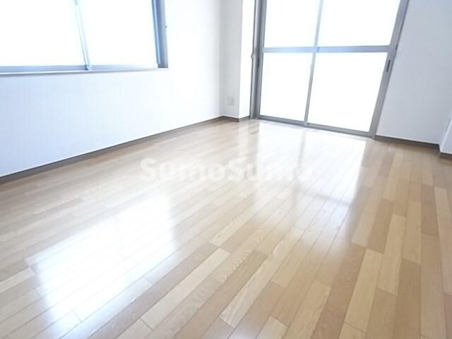 物件内観写真15　(おしゃれな居間です)