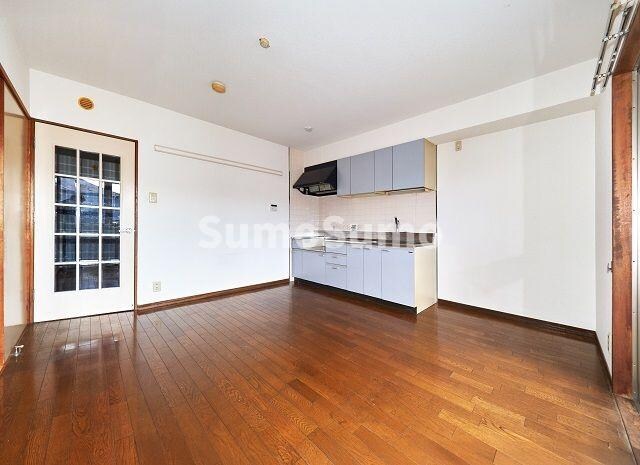 物件内観写真4　(おしゃれなリビングです)