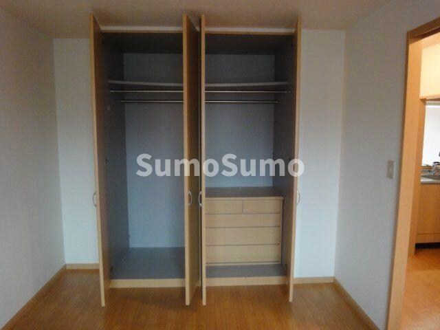 物件内観写真10　(便利な収納スペースです)