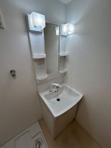 物件内観写真9　(忙しい朝には欠かせない洗面所です)